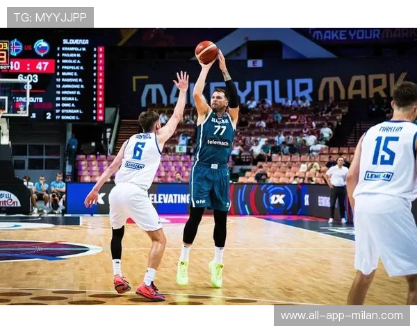 东契奇妙传助攻队友上篮，独行侠团队篮球回归